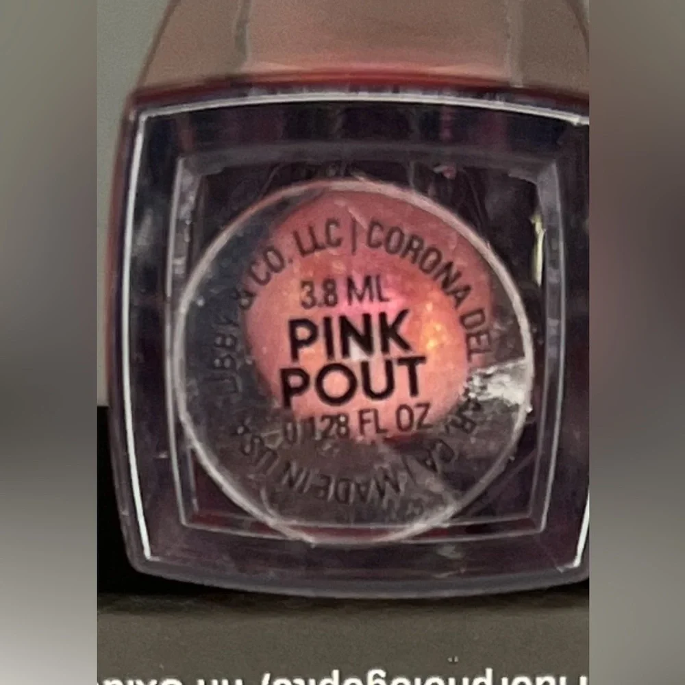 libby & co. Plumping Lip Gloss Berry Pout‎ 0.128 oz New